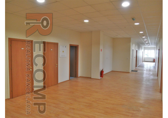 Obrázok pre VIRTUÁLNA PREHLIADKA-Priestory v administratívno-prevádzkovej budove v Poprade 30 m2 - 40 m2