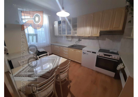 Obrázok pre EXKLUZÍVNE - Na predaj 3-izbový rodinný dom s garážou v centre mesta Poprad