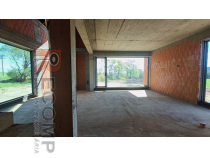 Obrázok pre Rozostavaný rodinný dom 293 m2 s veľkým pozemkom a výhľadom na Vysoké Tatry – Batizovce